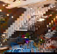 Matts Bar - Accommodation Redcliffe