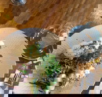 Chain of Fools - Accommodation Redcliffe