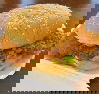 Ollies Chicken - Melton - Accommodation Redcliffe