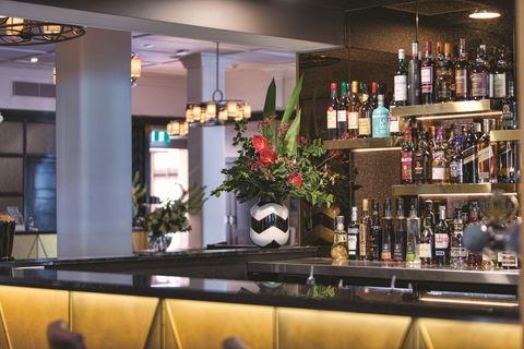 Chifley's Bar & Grill - Accommodation Redcliffe 2