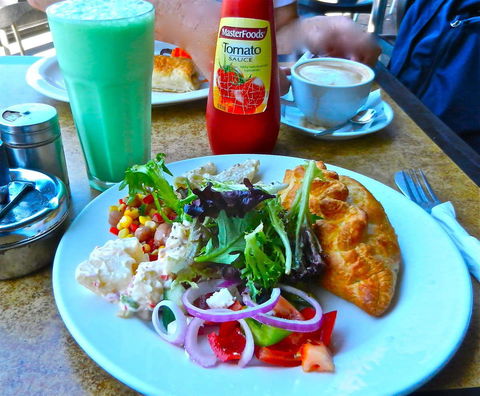 Q Cafe - Accommodation Redcliffe 0