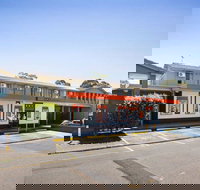 Vaz's Kitchen at Prichard's Hotel - Accommodation Redcliffe