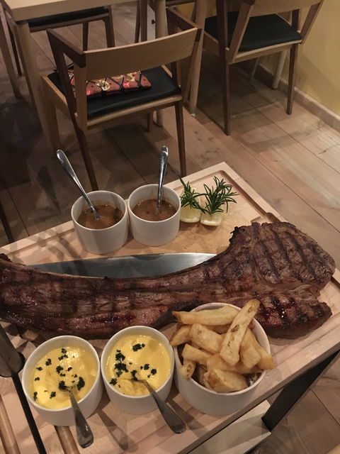 A Hereford Beefstouw - Accommodation Redcliffe 2