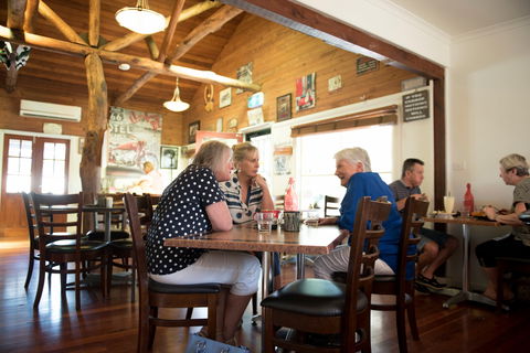 Idle In Cafe - Accommodation Redcliffe 2
