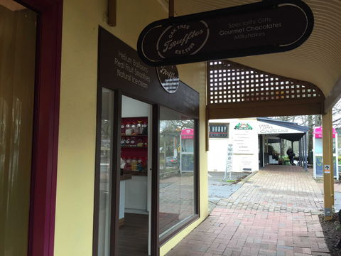 Oaktree Truffles - Accommodation Redcliffe 0