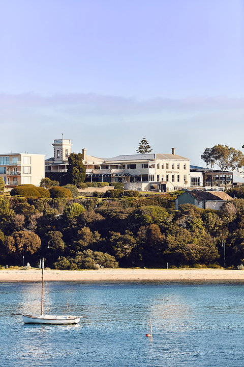 Hotel Sorrento Restaurant - Accommodation Redcliffe 1