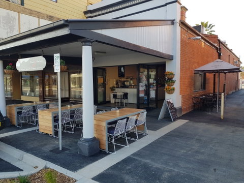 Brontes Gourmet - Accommodation Redcliffe 2