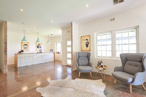 Tomfoolery Wines - Accommodation Redcliffe 2