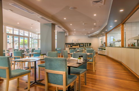 Poolside Restaurant And Bar - Accommodation Redcliffe 1