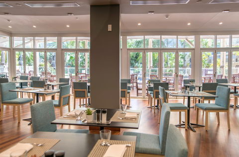 Poolside Restaurant And Bar - Accommodation Redcliffe 2