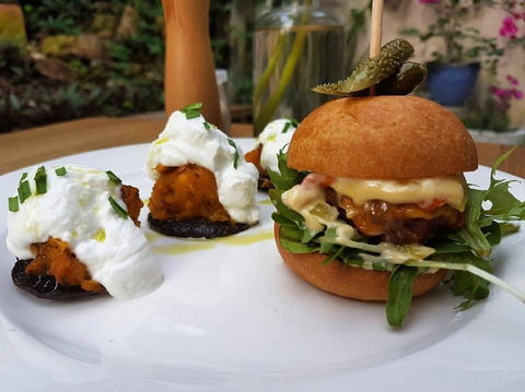 Saint Laura Cafe - Accommodation Redcliffe 0