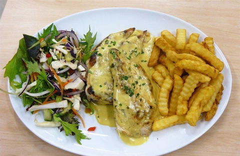 Yellow Belly Cafe - Accommodation Redcliffe 5
