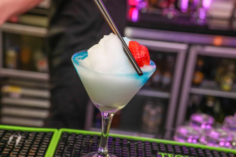 Ultra Lounge Bar & Cafe - Accommodation Redcliffe 3