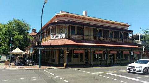 The Lion Hotel - Accommodation Redcliffe 0