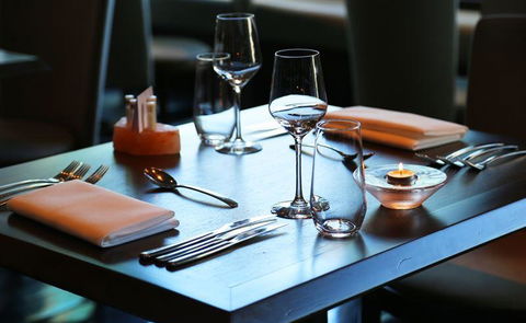 St James Hotel Restaurant - Accommodation Redcliffe 9