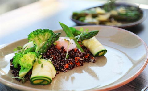 St James Hotel Restaurant - Accommodation Redcliffe 6