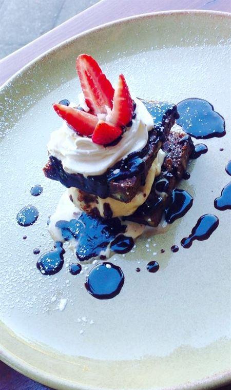 Agatha's Licensed Cafe - Accommodation Redcliffe 4