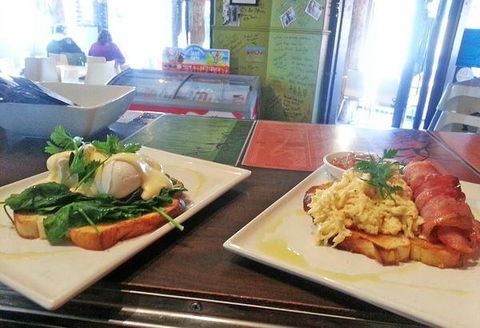 Agatha's Licensed Cafe - Accommodation Redcliffe 7