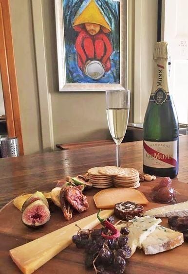 Mischief And Mayhem Wine Lounge - Accommodation Redcliffe 3