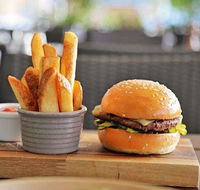 Tradewinds Bar  Bistro - Accommodation Redcliffe