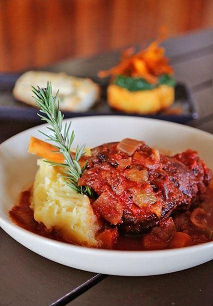 Tradewinds Bar & Bistro - Accommodation Redcliffe 8