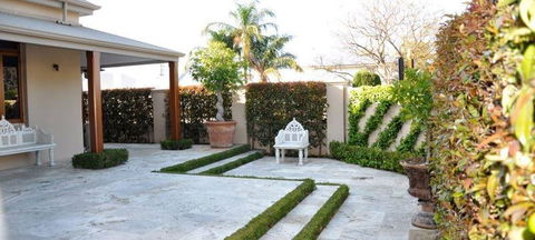 The Courtyard - Accommodation Redcliffe 0