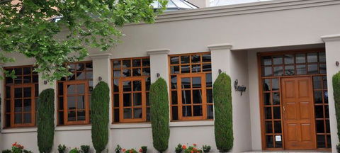 The Courtyard - Accommodation Redcliffe 1