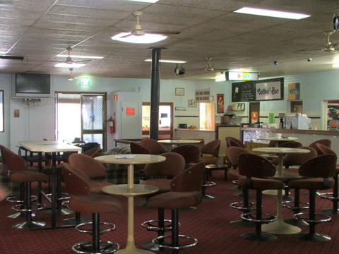 Old Bar Tavern - Accommodation Redcliffe 3