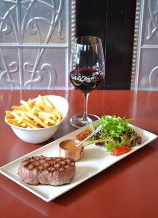A La Bouffe Bar & Bistro - Accommodation Redcliffe 10