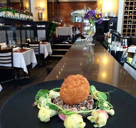 A La Bouffe Bar & Bistro - Accommodation Redcliffe 13