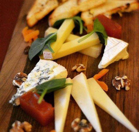 A La Bouffe Bar & Bistro - Accommodation Redcliffe 5