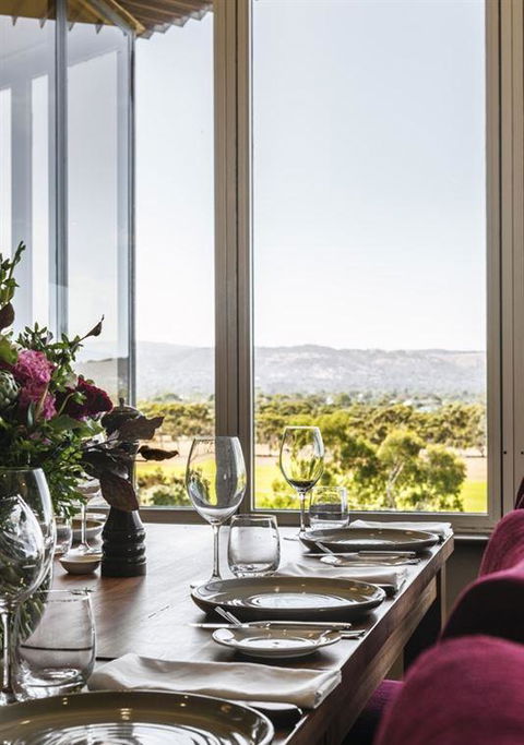 Skyline Restaurant - Accommodation Redcliffe 10