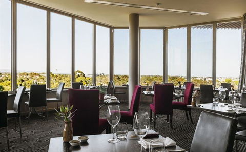 Skyline Restaurant - Accommodation Redcliffe 12