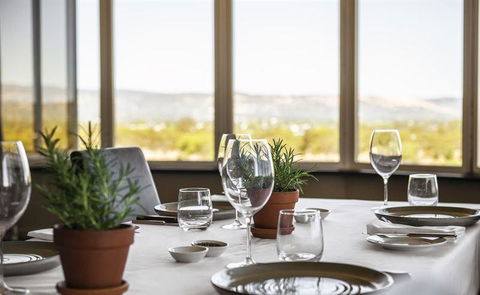 Skyline Restaurant - Accommodation Redcliffe 6