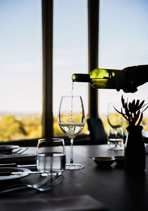 Skyline Restaurant - Accommodation Redcliffe 8