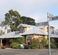 Radio Springs Hotel - Accommodation Redcliffe