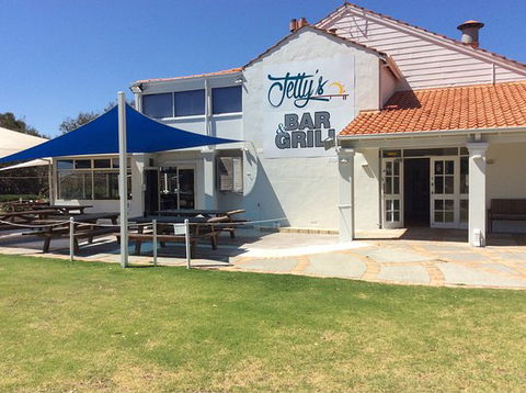 Jettyâ€™s Bar And Grill - Accommodation Redcliffe 0