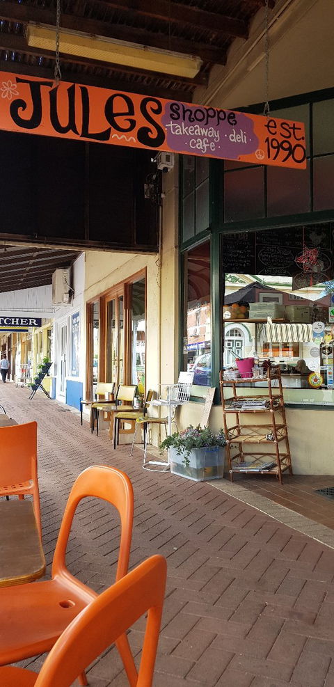 Jules Shoppe - Accommodation Redcliffe 4