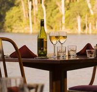 Lakeside Restaurant - Accommodation Redcliffe