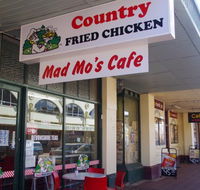 Mad Mo's - Accommodation Redcliffe