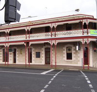 Grand Hotel - Accommodation Redcliffe