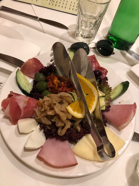 La Trattoria - Accommodation Redcliffe 4