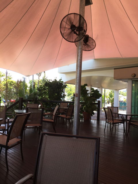 Palms Restaurant - Accommodation Redcliffe 4