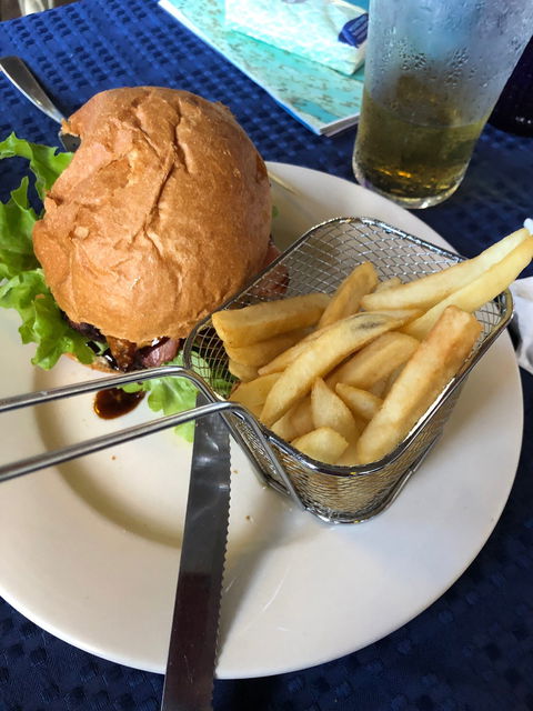 Mena Creek Hotel - Accommodation Redcliffe 2