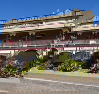 Railway Hotel Pub - Accommodation Redcliffe