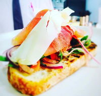 Springs Bistro - Accommodation Redcliffe