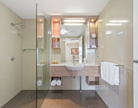 CBD Executive Apartments - Accommodation Redcliffe 2