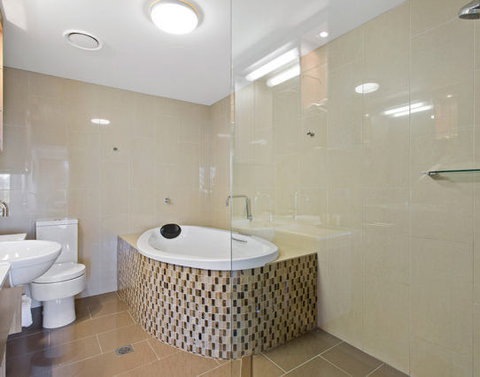 CBD Executive Apartments - Accommodation Redcliffe 9
