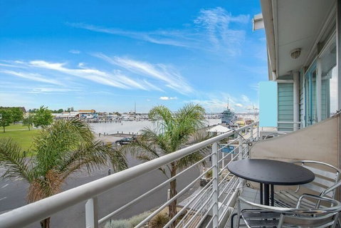 Williamstown Residences - Accommodation Redcliffe 11