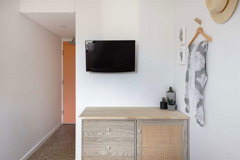 Hotel Hacienda - Accommodation Redcliffe 9